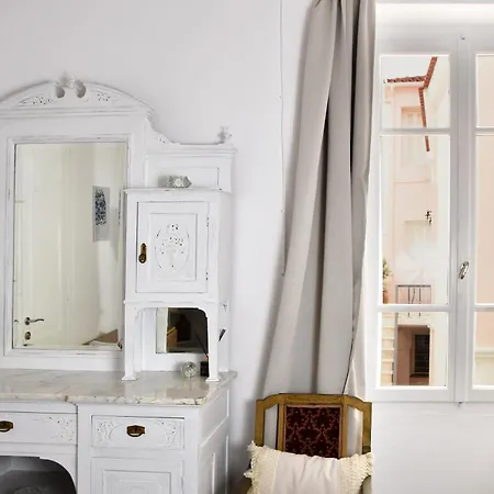 Athena's Archontiko Master Floor Apartman