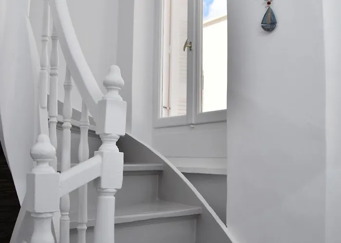 Athena's Archontiko Master Floor * Ándros